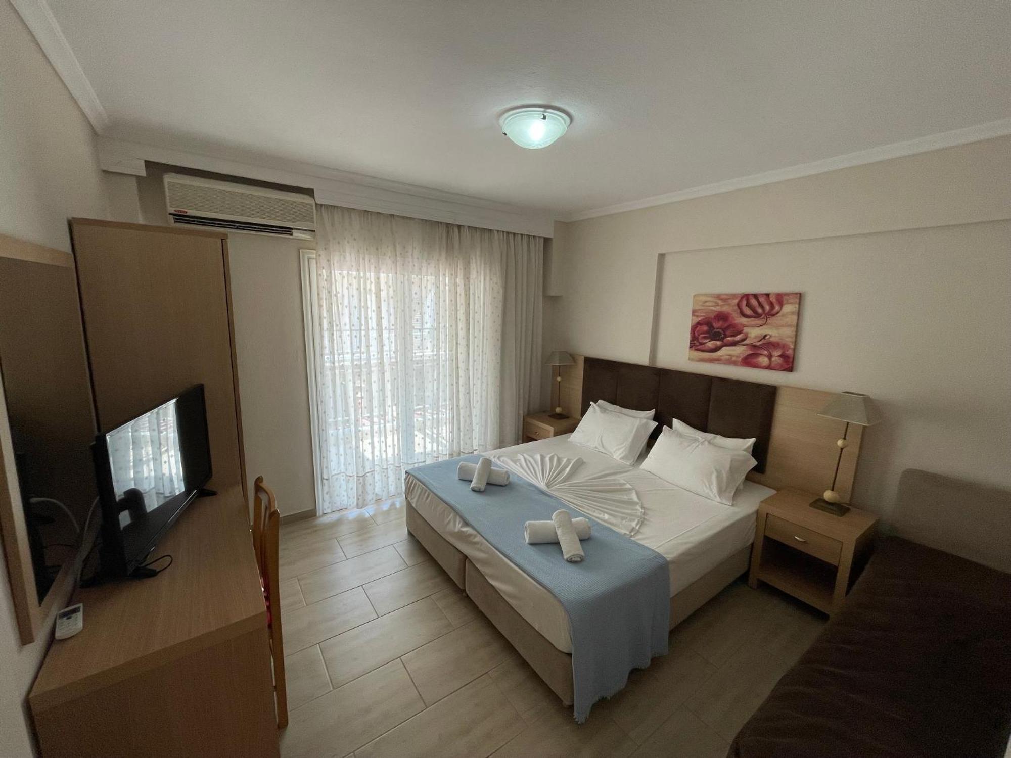 Maria Apartments ปาลาเรีย ดิโอนิซีอู ภายนอก รูปภาพ